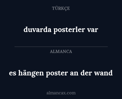 es hängen poster an der wand - duvarda posterler var