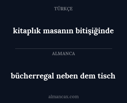 bücherregal neben dem tisch - kitaplık masanın bitişiğinde