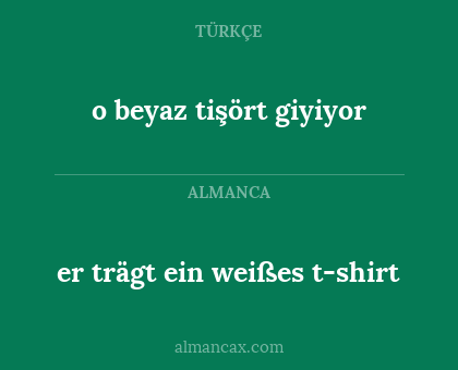 er trägt ein weißes t-shirt - o beyaz tişört giyiyor