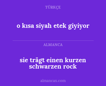 sie trägt einen kurzen schwarzen rock - o kısa siyah etek giyiyor