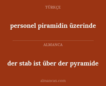 der stab ist über der pyramide - personel piramidin üzerinde