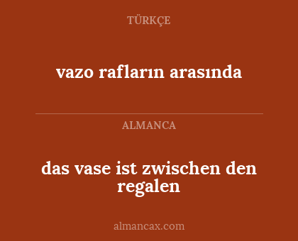 das vase ist zwischen den regalen - vazo rafların arasında