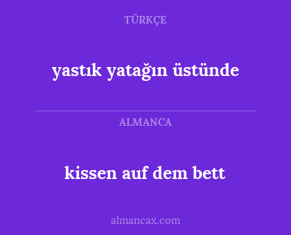 yastık yatağın üstünde - kissen auf dem bett