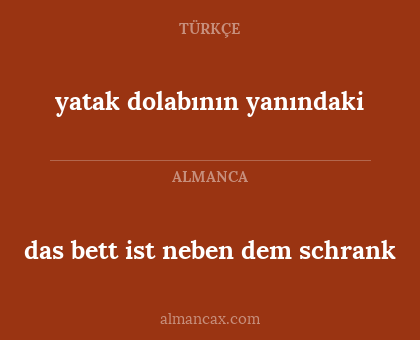 yatak dolabının yanındaki - das bett ist neben dem schrank