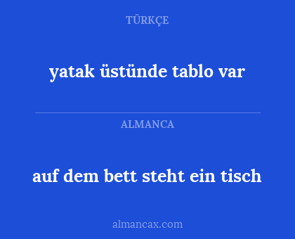 auf dem bett steht ein tisch - yatak üstünde tablo var