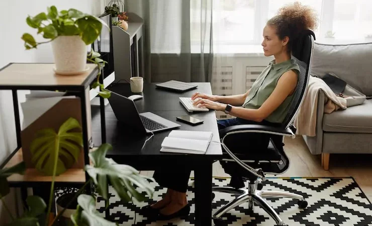 Warum wird mein Haus so schnell staubig und wie kann man Staubablagerungen reduzieren