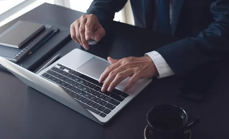 Colors in German: Basic and Advanced Vocabulary