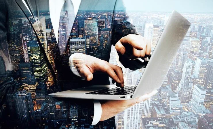 Review Samsung Galaxy S24 Ultra vs. iPhone 15 Pro Max: Care Este Regele Telefoanelor în 2026?