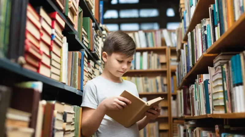 Almanca Okulun Bölümleri ve Odaları Konu Anlatımı (Die Schulräume), das Klassenzimmer, die Bibliothek, die Turnhalle ve Derslikler, Sınıf, Müdür Odası, Kantin ve Tüm Okul Alanları,