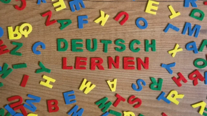 Almanca En Çok Kullanılan Günlük Sorular (Alltägliche Fragen) | Başlangıç Seviyesi A1-A2 Soru-Cevap Kalıpları ve Örnek Diyaloglar