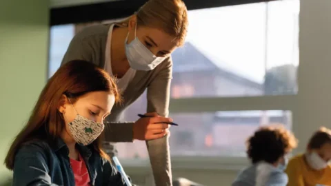 Almanca'da Dönüşlü Fiiller ve Zamirler