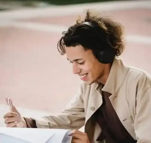 Hoparlör İngilizcesi: Speaker Hoparlör kelimesinin İngilizce karşılığı “speaker”