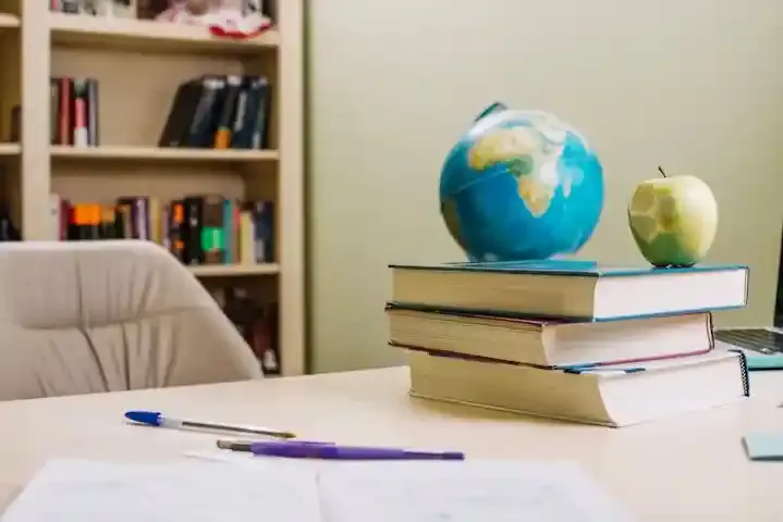 Koltuk İngilizcesi: “Chair” İngilizce’de “koltuk” kelimesinin en yaygın