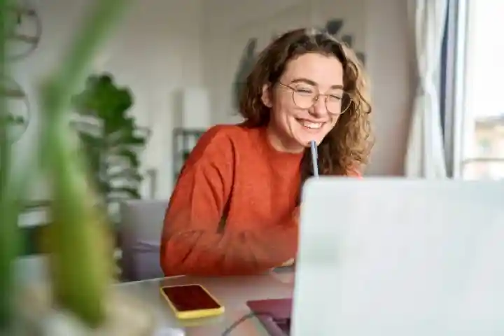 Lacivert Almancası nedir? Almanca lacivert nasıl denir?