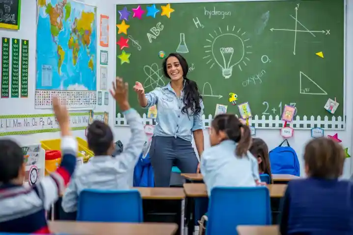 Yakın İngilizcesi nedir? İngilizce yakın nasıl denir?