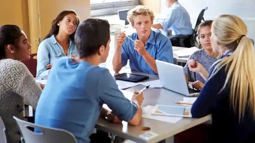 İzin Günü İngilizcesi: “Holiday” İzin günü İngilizcede “holiday”