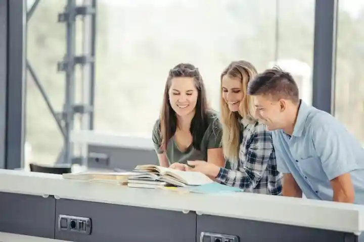 Takım elbise Almancası nedir? Almanca takım elbise ne demek?