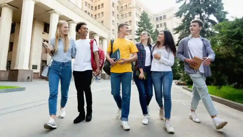 Kendimden bahsetmek İngilizce nasıl söylenir? İngilizce kendinden bahsetmek ne?