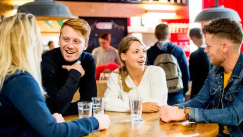 Almanca Devlet Dairesinde Kullanılan Cümleler (Beim Amt / Auf der Behörde) | Randevu Alma, Başvuru, Aile Birleşimi, Vize ve Pasaport İşlemleri, Formüler Doldurma ve Örnek Diyaloglar