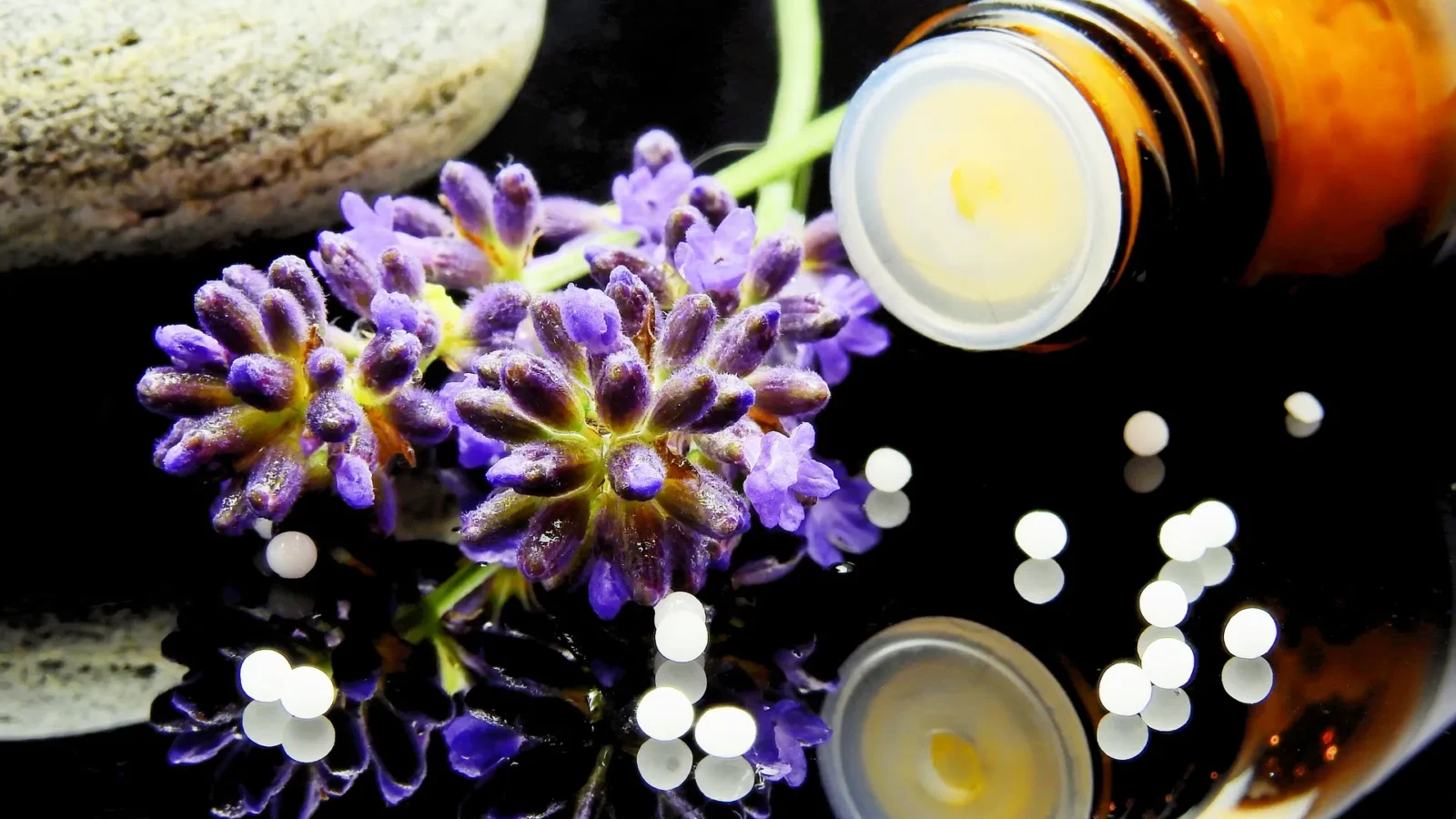 Almanya'da Alternatif Tıp Rehberi: Heilpraktiker, Homeopati ve Akupunktur Sigortası Nasıl İşliyor?