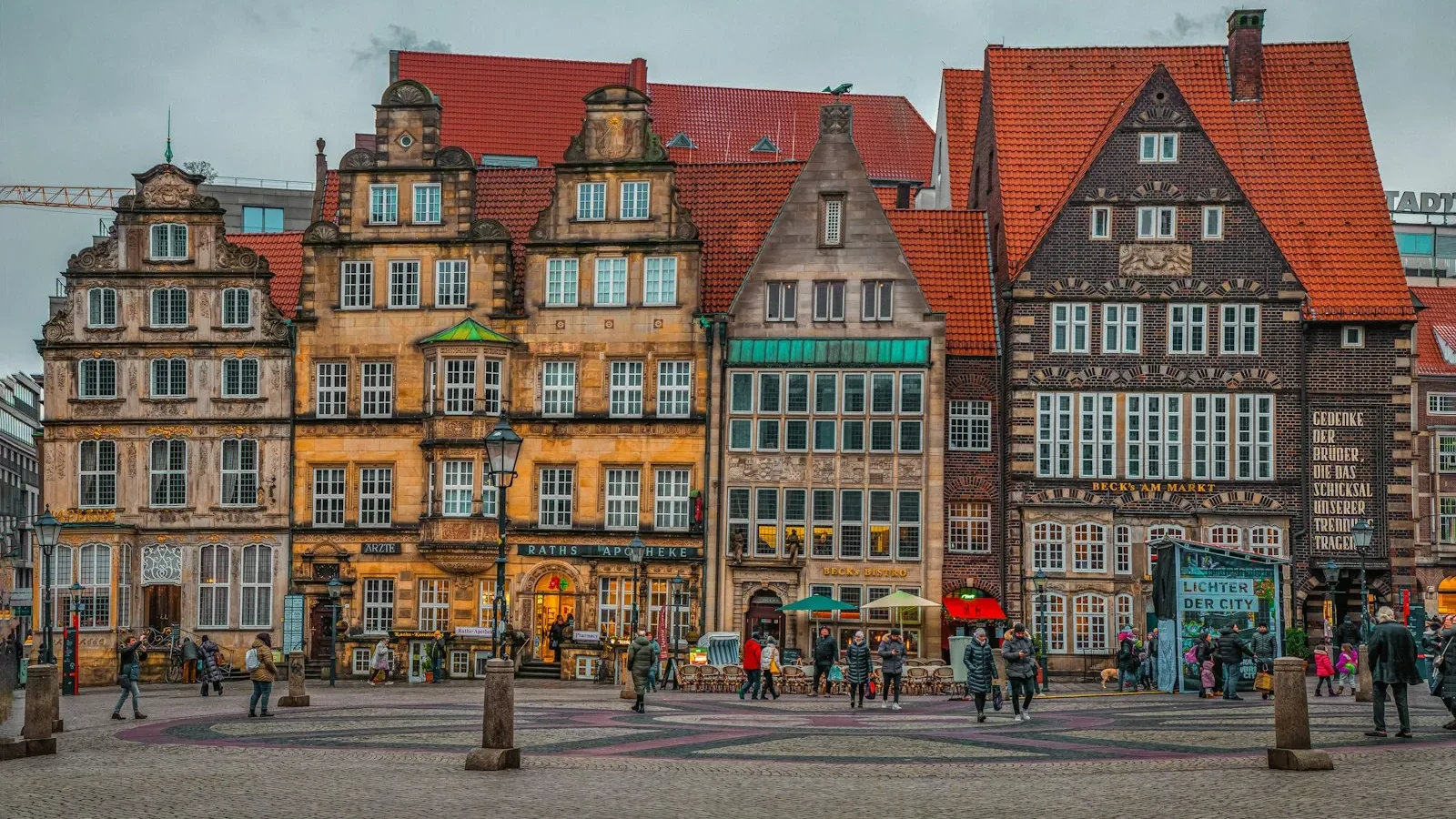 Bremen'de Gezilecek Yerler — Marktplatz, Bremen Mızıkacıları, Schnoor ve Böttcherstrasse Rehberi