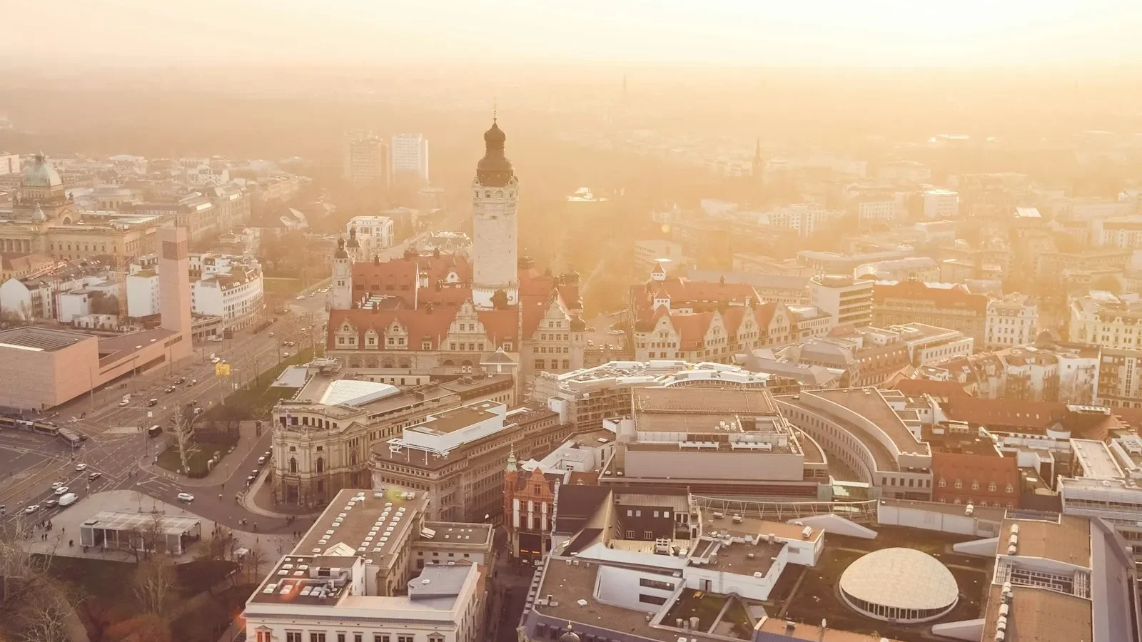Leipzig'de Gezilecek Yerler — Bach, Nikolaikirche, Barışçıl Devrim ve Kitap Fuarı Şehri Rehberi