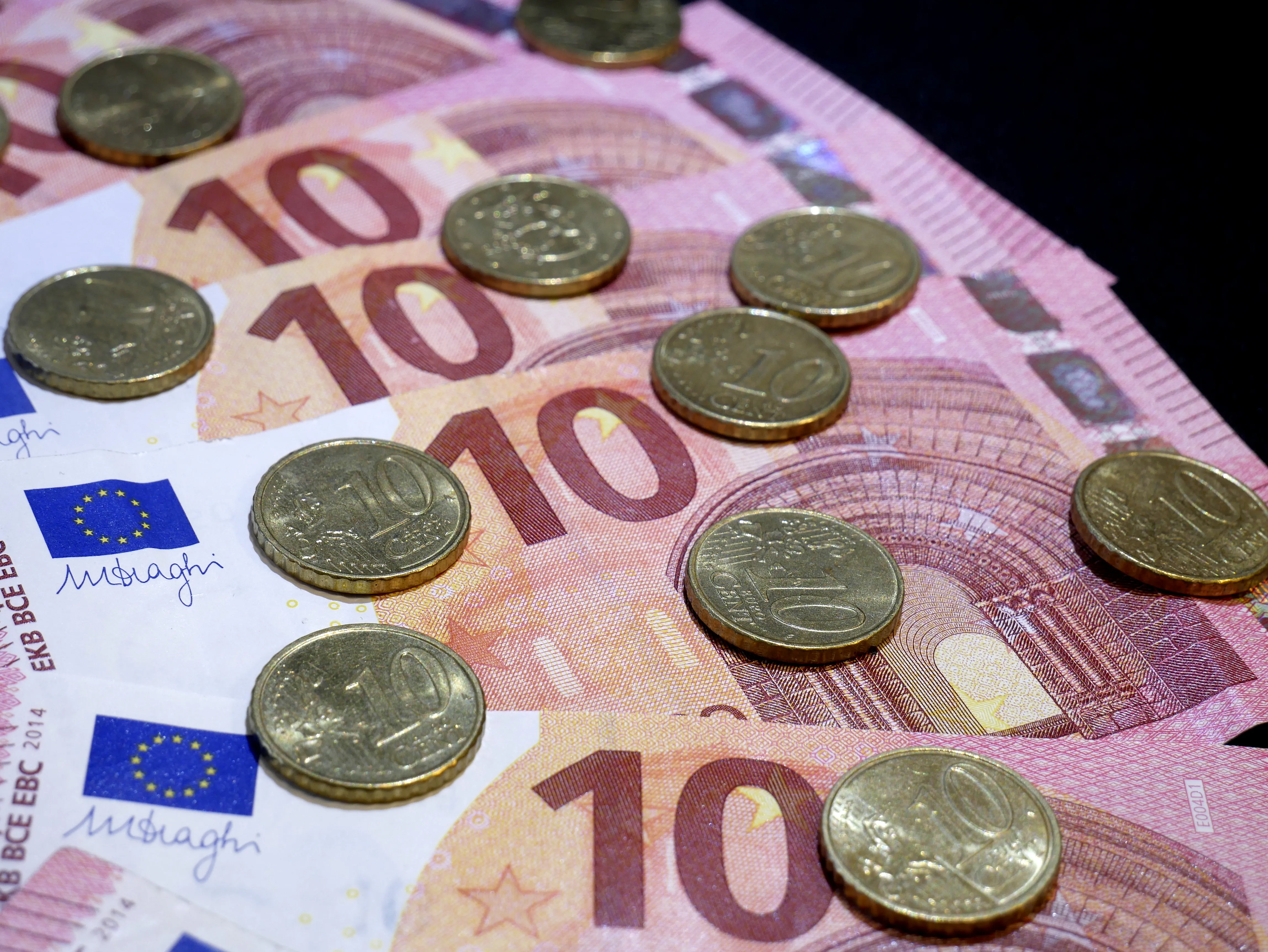 Euro banknotları ve madeni paralar — telc sınav ücretleri Euro cinsinden ödenir